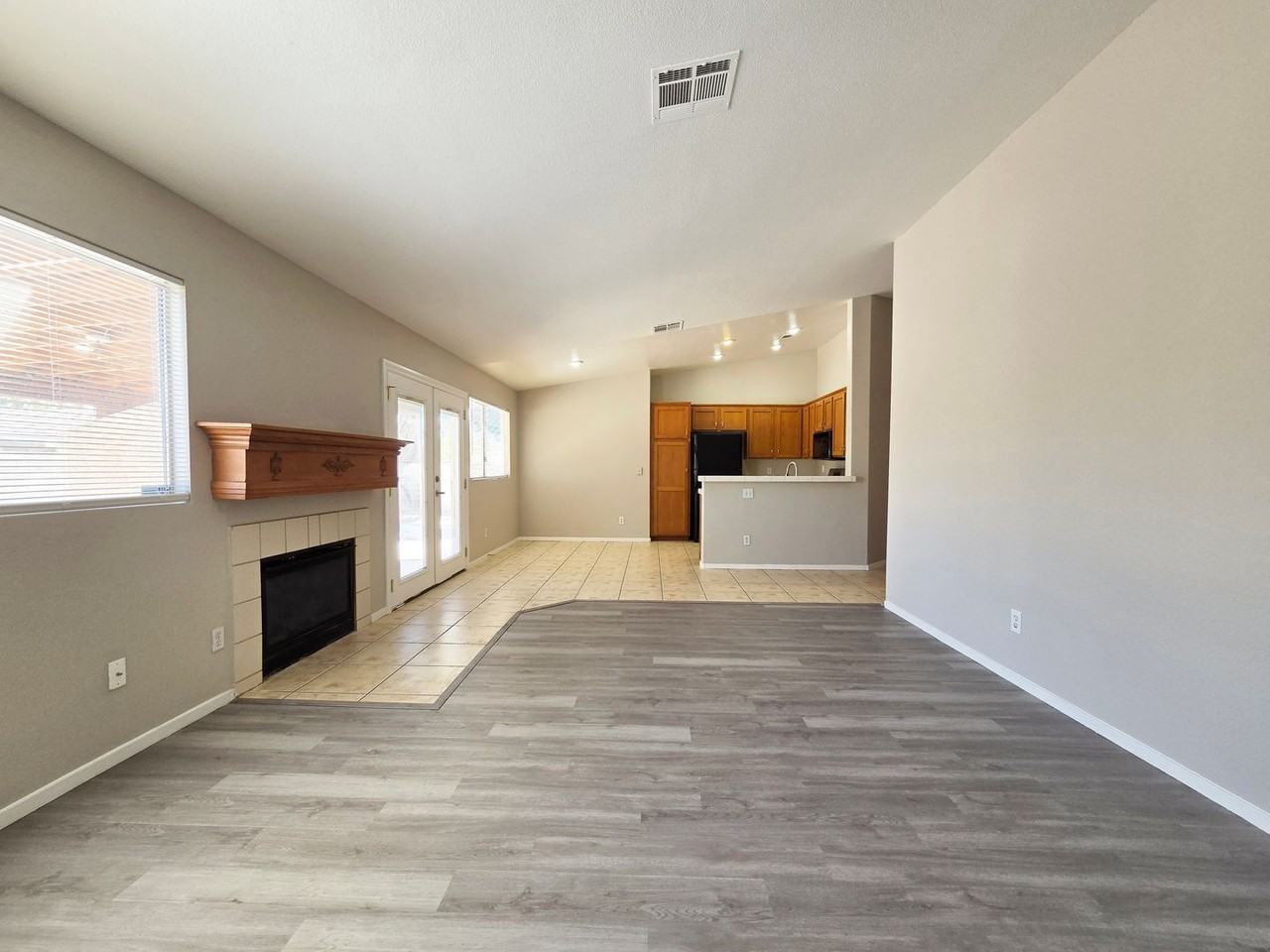 2115 Falcon Crest Ave - Photo 7 of 21