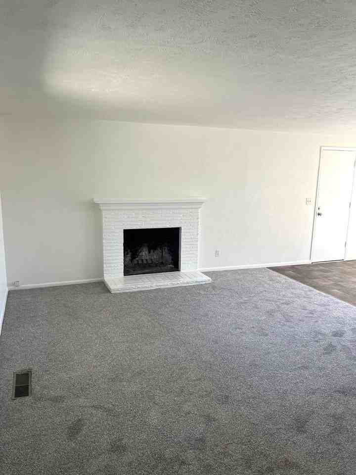 11450 Sw 11th St - Photo 3 of 33