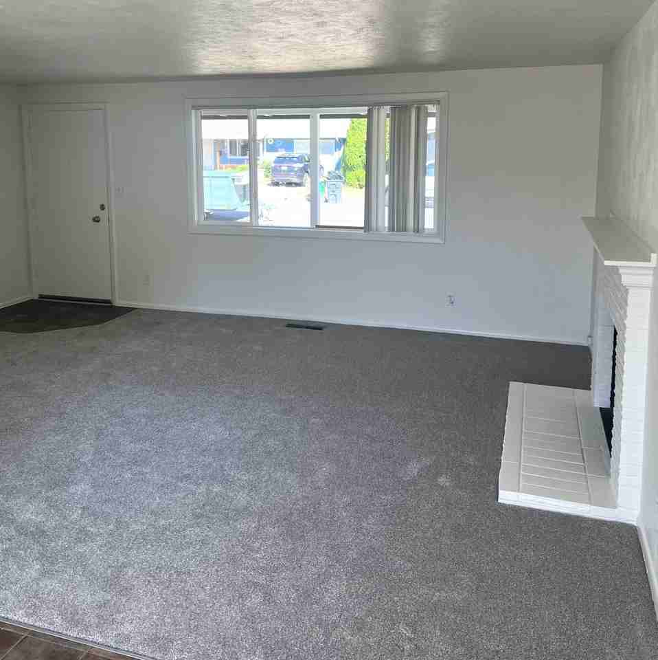11450 Sw 11th St - Photo 4 of 33