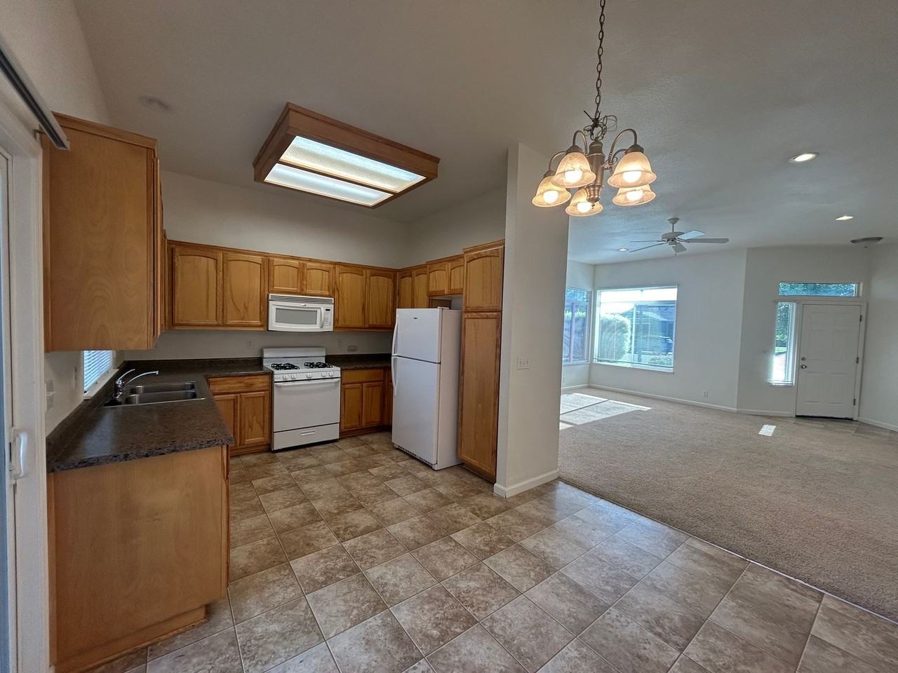 58 Hawes Way - Photo 3 of 18
