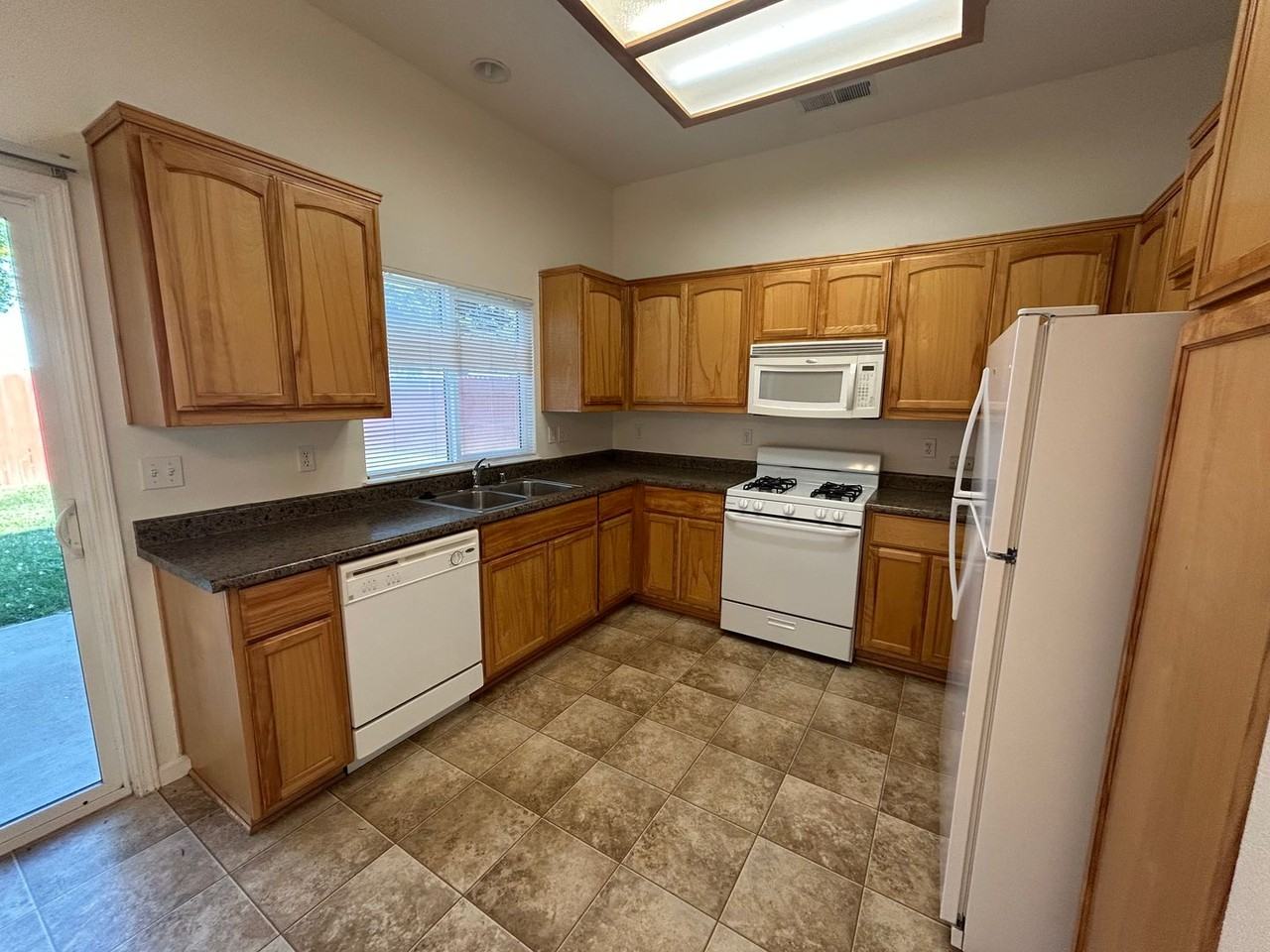58 Hawes Way - Photo 4 of 18