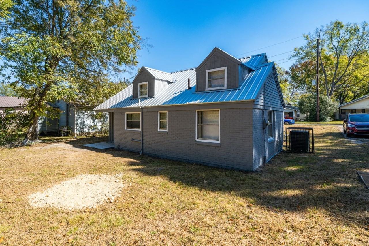 3124 6th Ave N - Photo 4 of 23