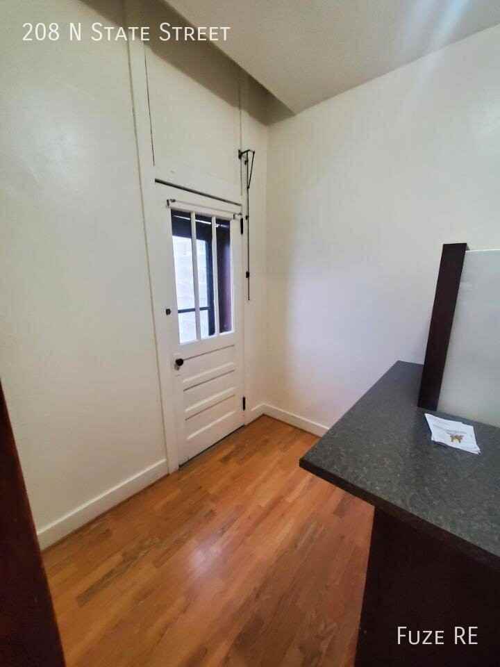 208 State St N #6 - Photo 3 of 9
