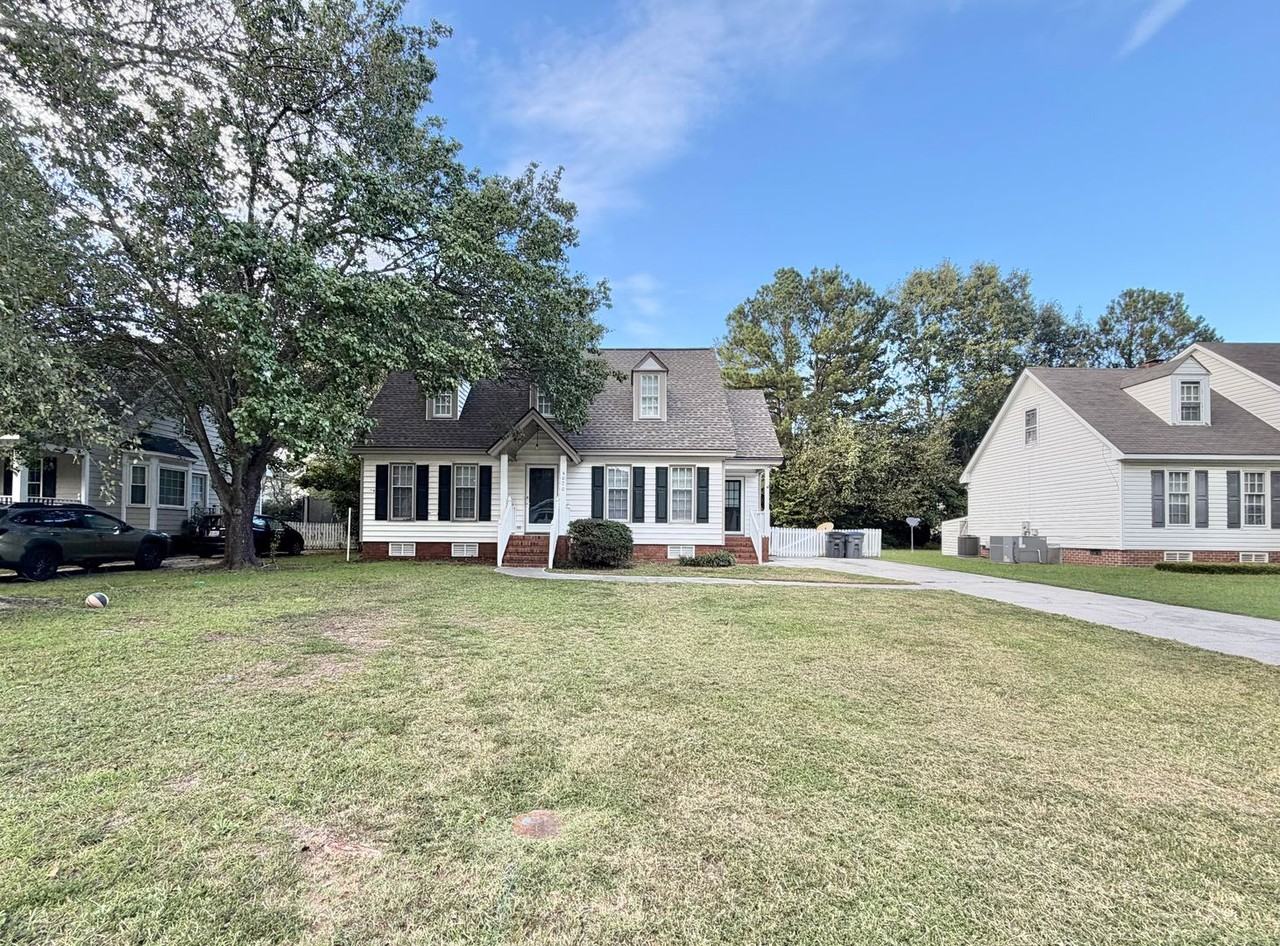 4020 Crosswinds Dr - Photo 2 of 49