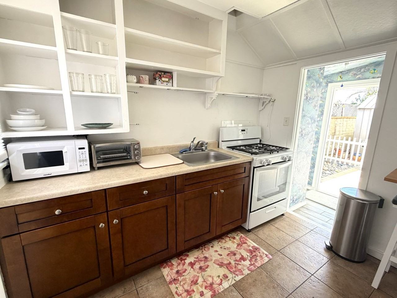 920 1/2 Tait St - Photo 3 of 14