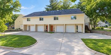 featured image of 109 N Busey Ave