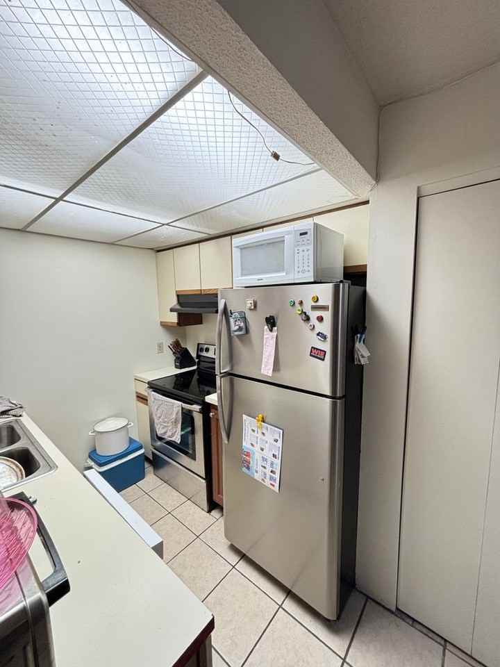 109 N Busey Ave - Photo 3 of 16