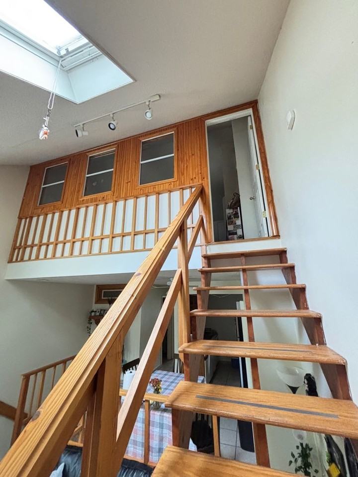 109 N Busey Ave - Photo 7 of 16