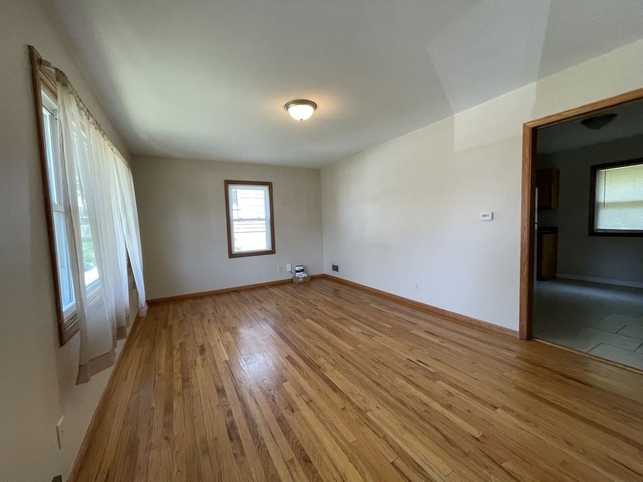 4327 N 55th Ave - Photo 2 of 7