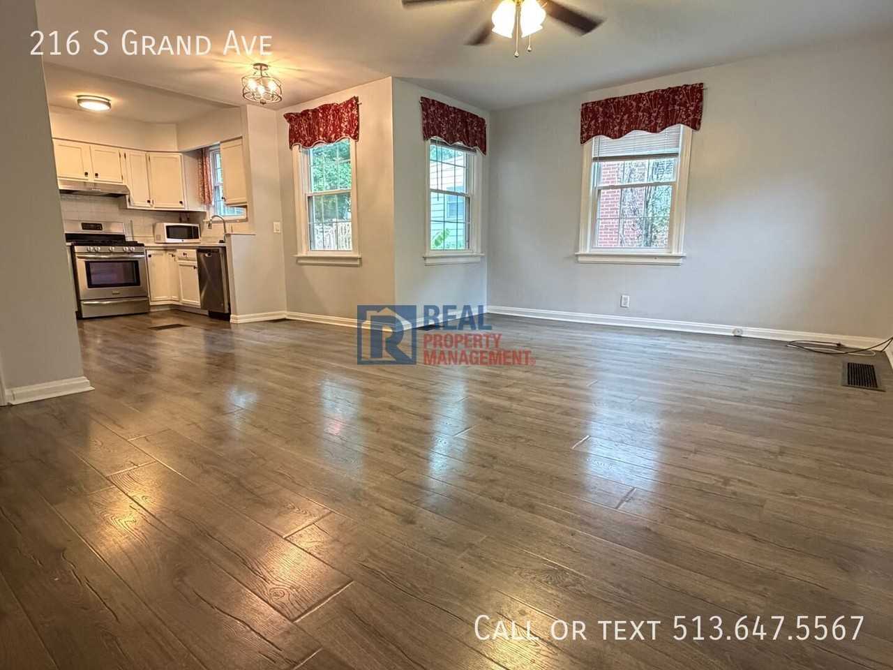 216 S Grand Ave - Photo 5 of 15