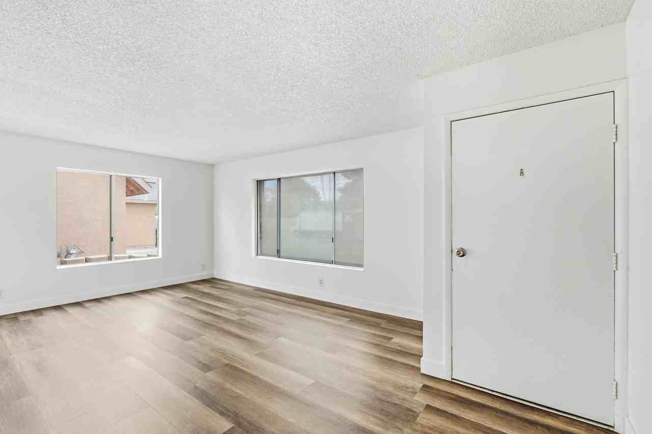4828 Knollwood Dr - Photo 6 of 29