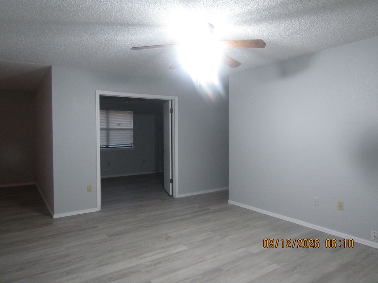 319 Ne Skyline Cir - Photo 2 of 34