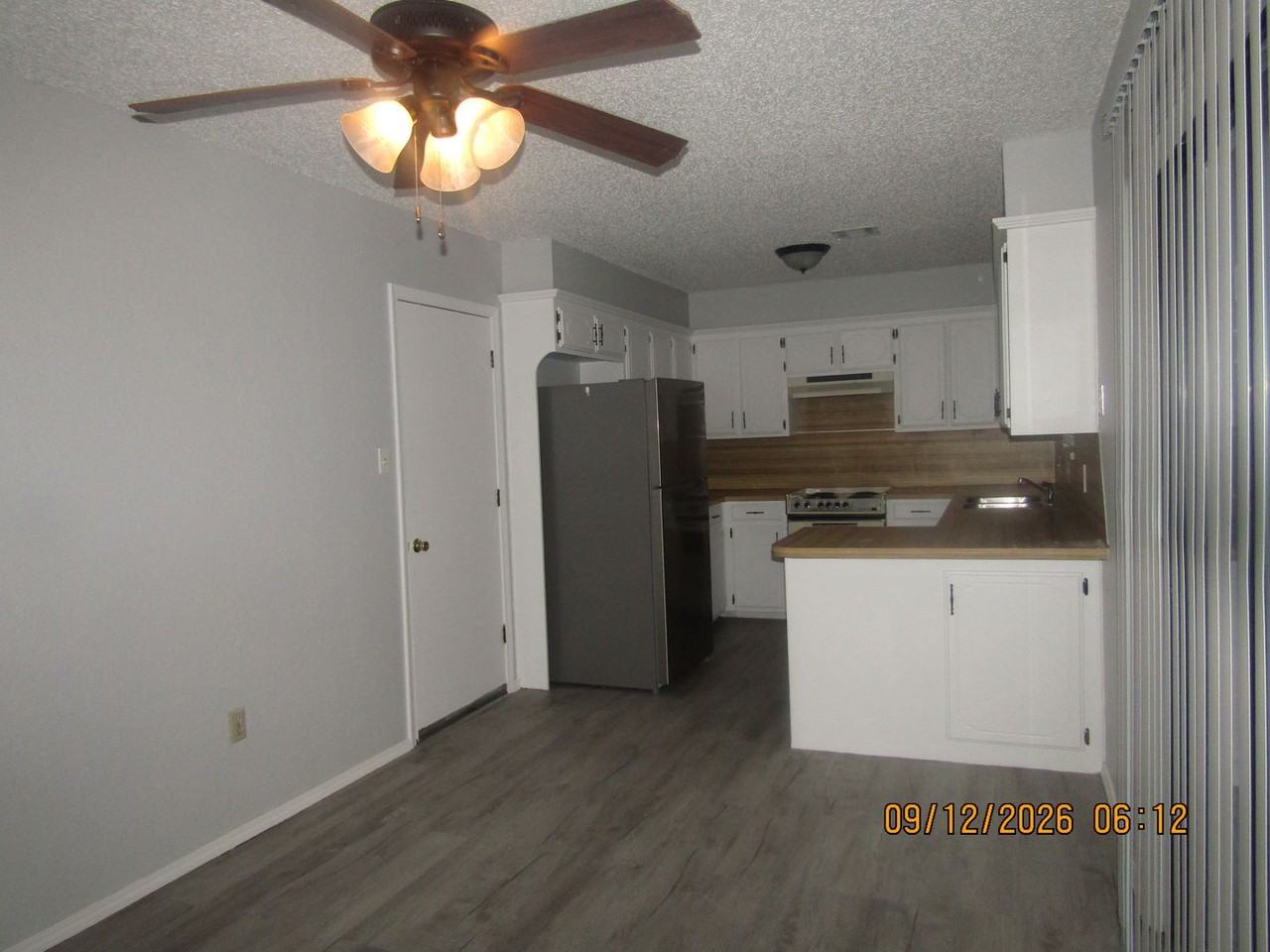 319 Ne Skyline Cir - Photo 3 of 34