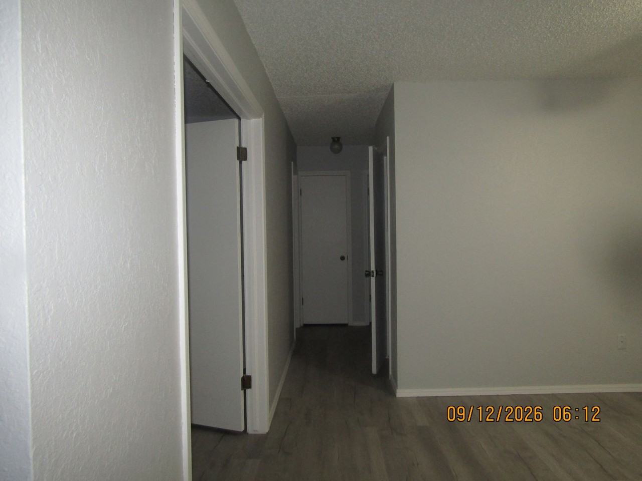 319 Ne Skyline Cir - Photo 5 of 34