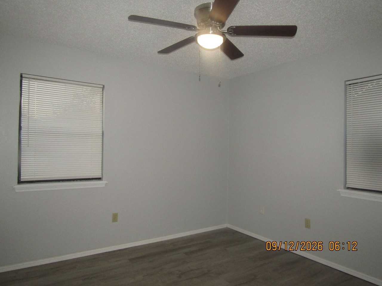 319 Ne Skyline Cir - Photo 6 of 34