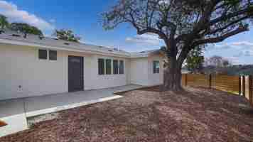 featured image of 4275 College Ave