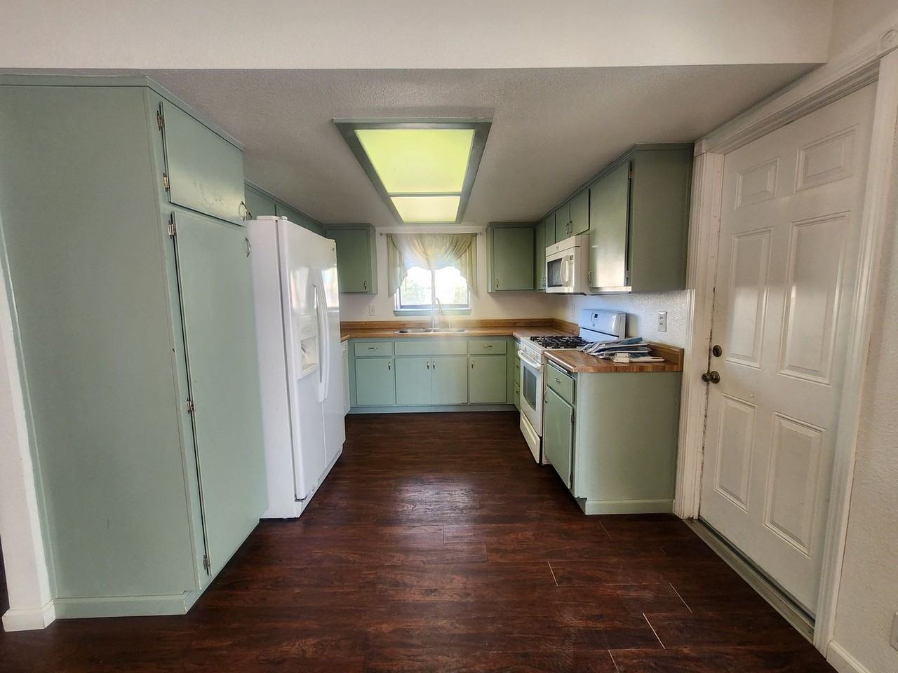 5547 Lupine Ave - Photo 3 of 12