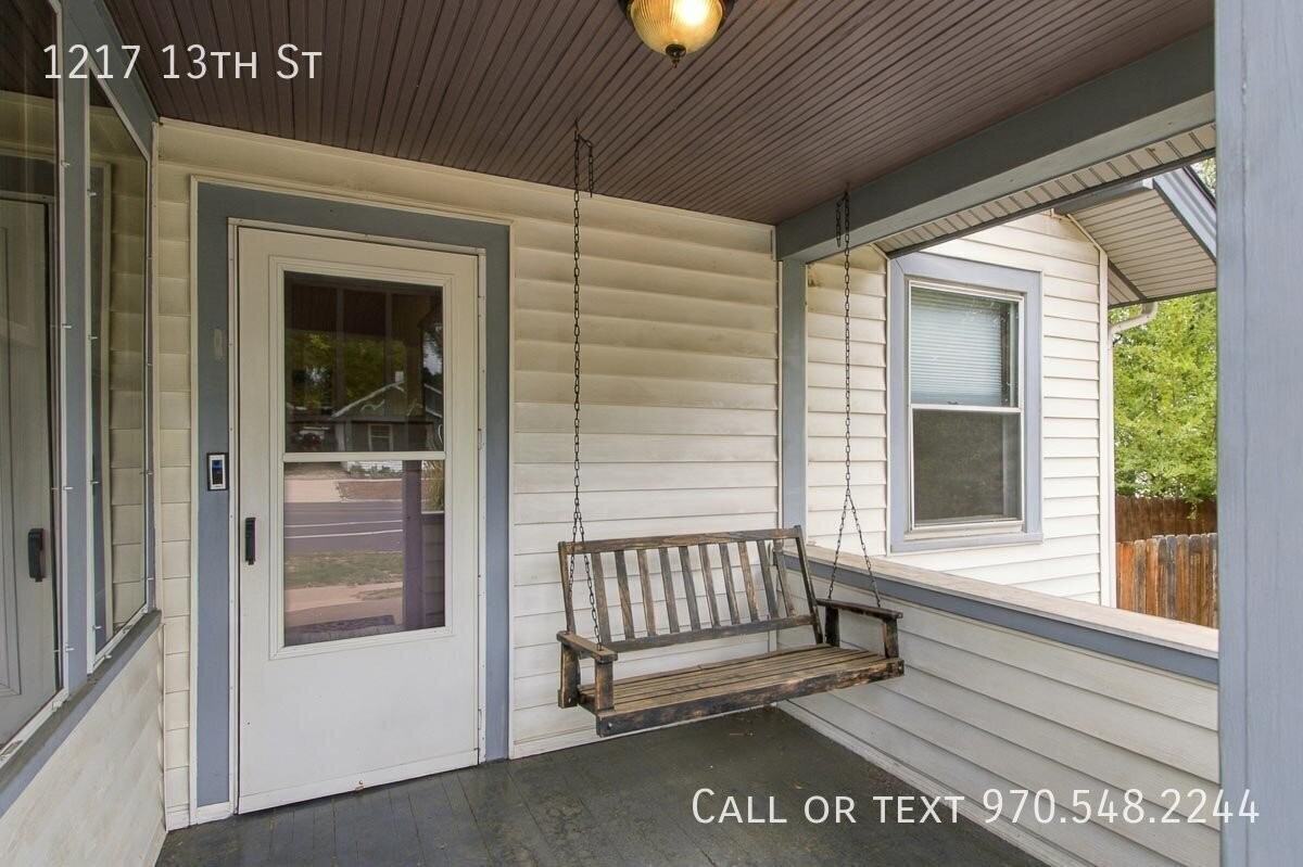 1217 13th St - Photo 3 of 29