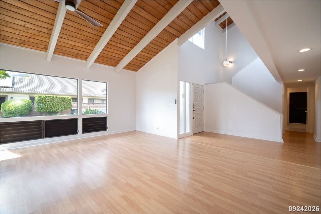 275 Kaiolohia Pl - Photo 3 of 35