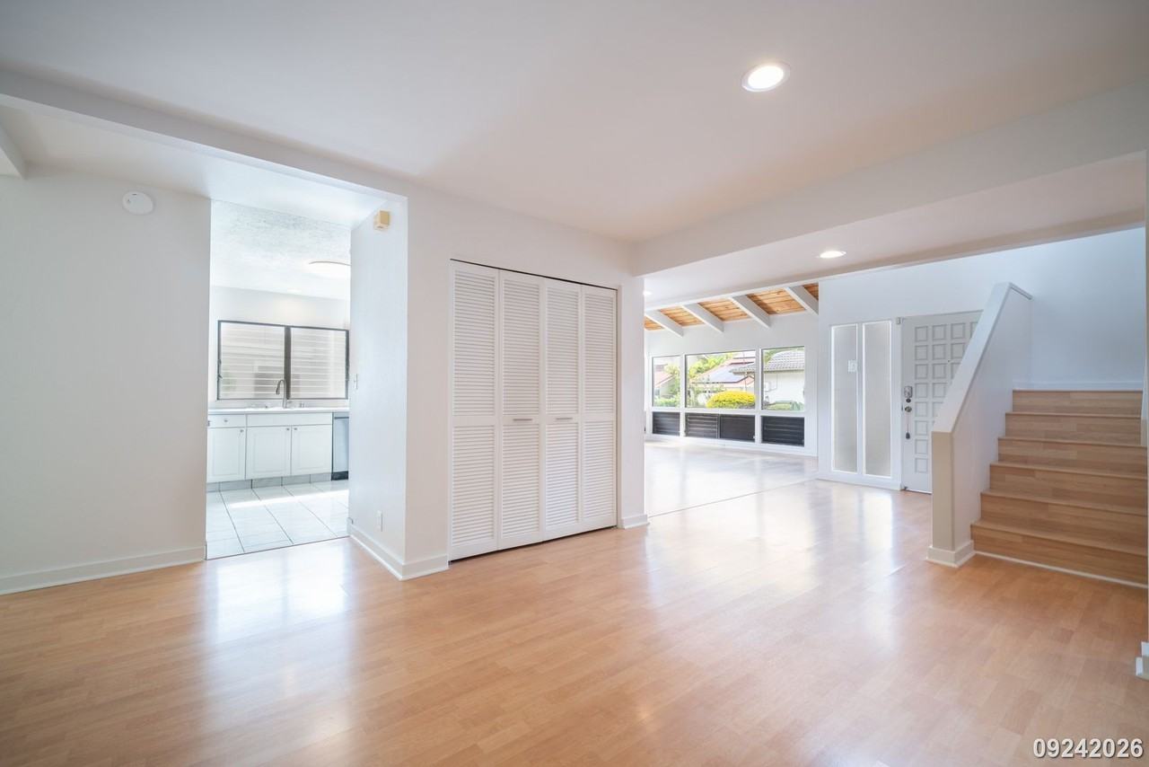 275 Kaiolohia Pl - Photo 6 of 35