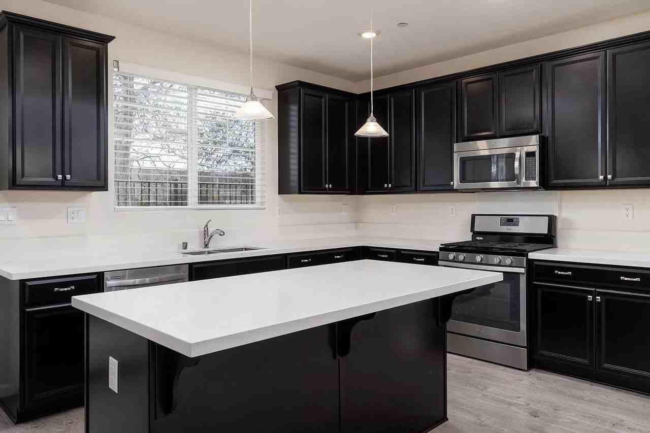 10890 Arrington Dr - Photo 7 of 33