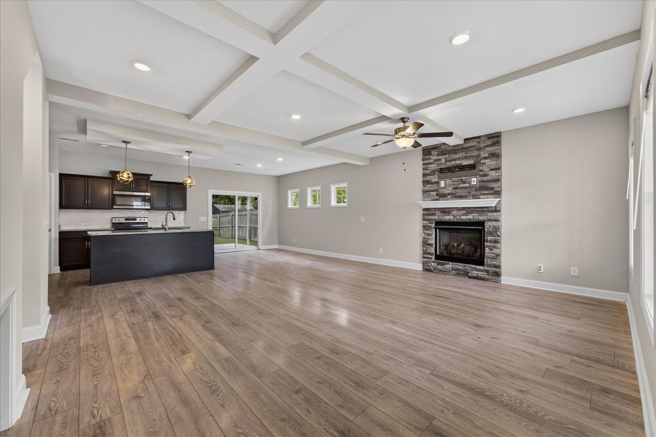 1172 Eagles Nest Ln - Photo 6 of 44