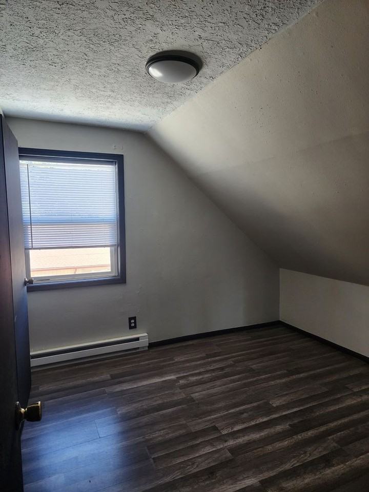 100 E Sherman St - Photo 7 of 14
