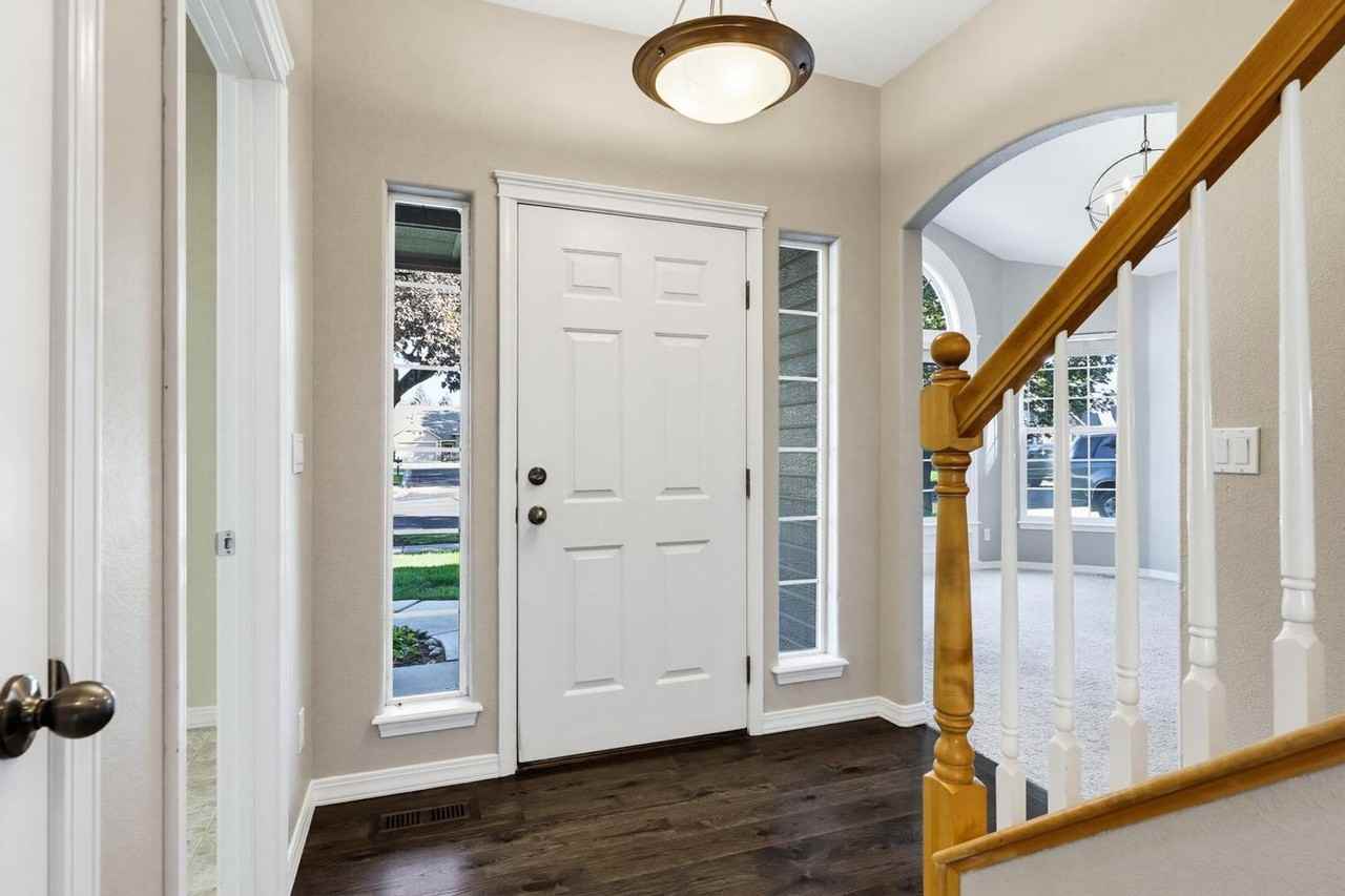 2189 E Comisky St - Photo 2 of 35
