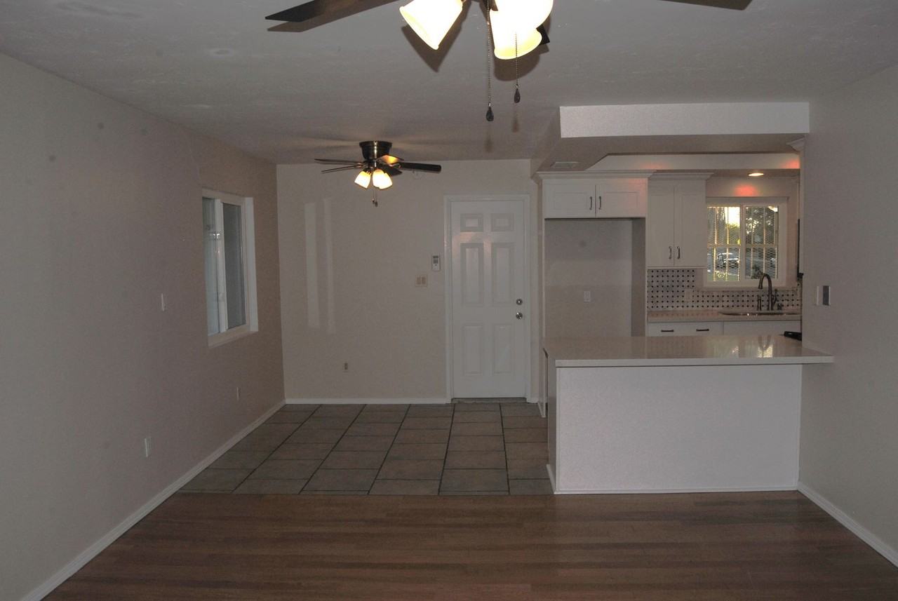 924 Montclair St - Photo 6 of 16