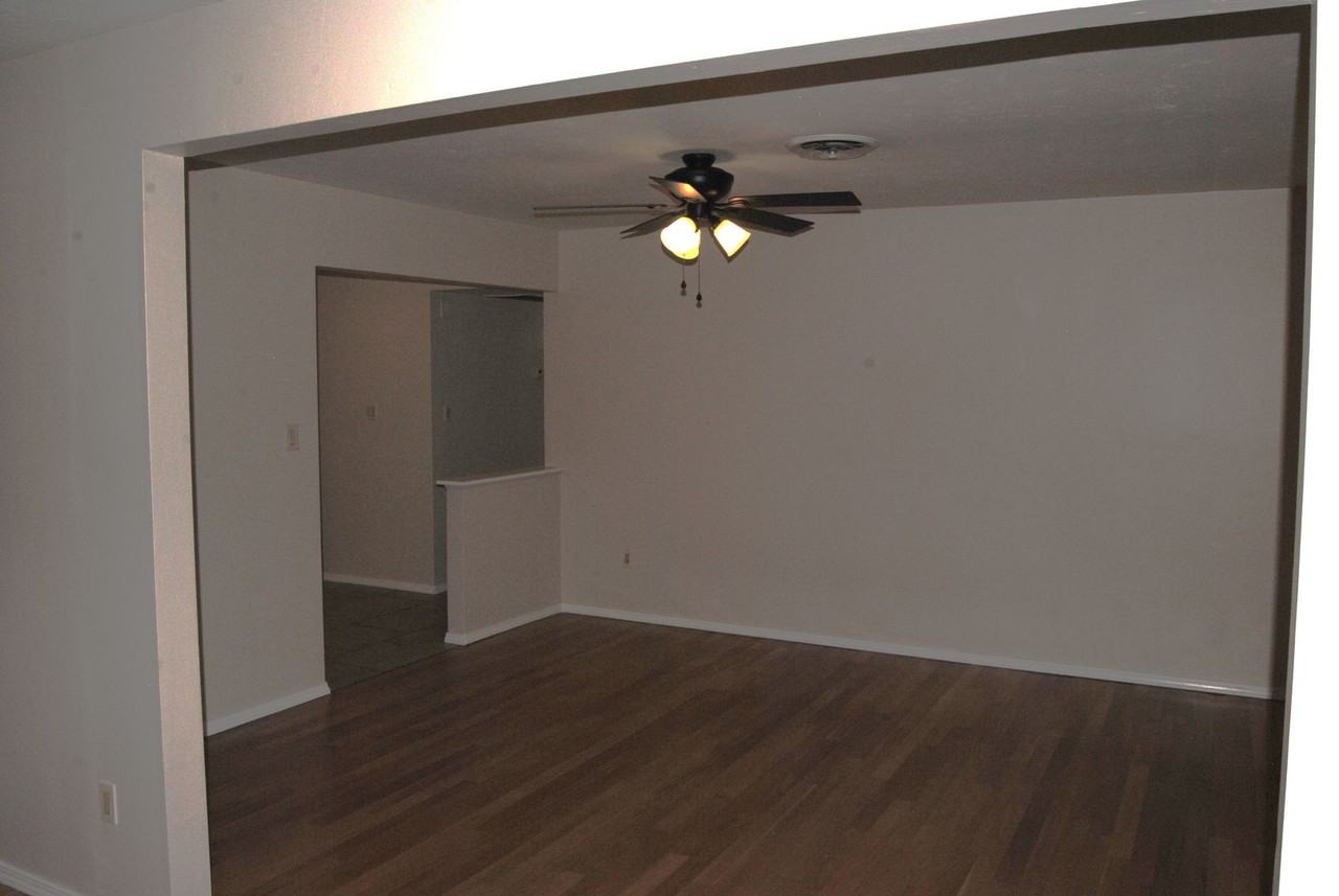 924 Montclair St - Photo 7 of 16
