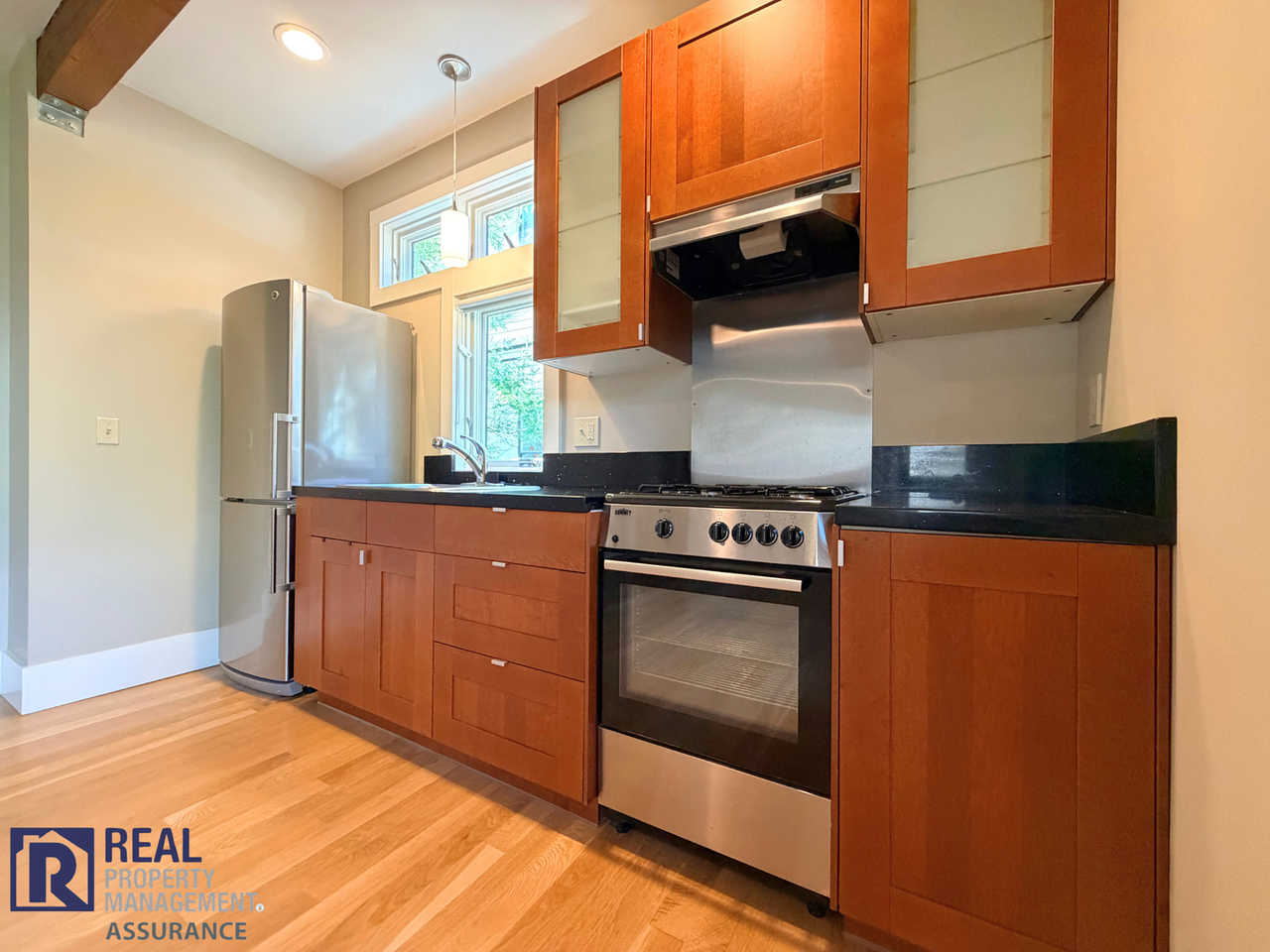 1317 Se Taylor St - Photo 5 of 14