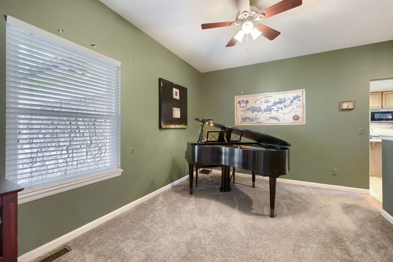 2860 Blue Jay Way - Photo 6 of 27