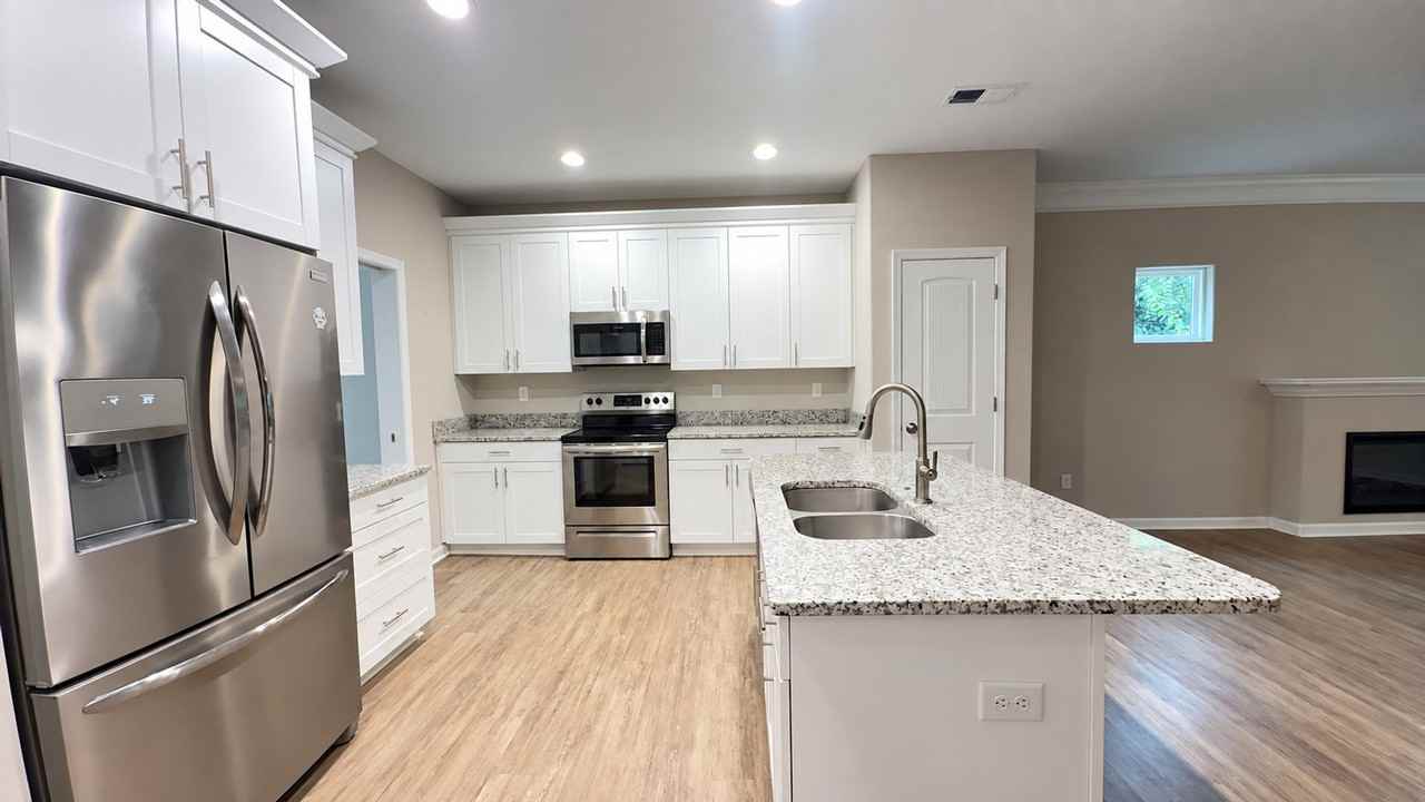 5236 Ashby St - Photo 3 of 27