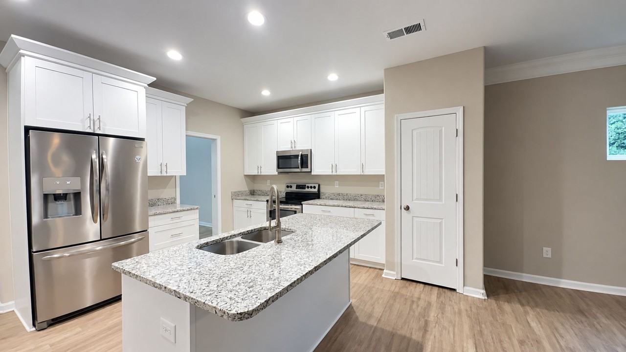 5236 Ashby St - Photo 5 of 27