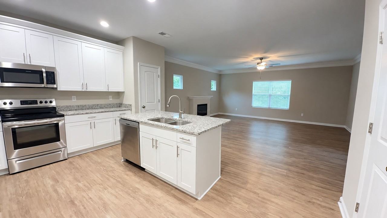 5236 Ashby St - Photo 6 of 27