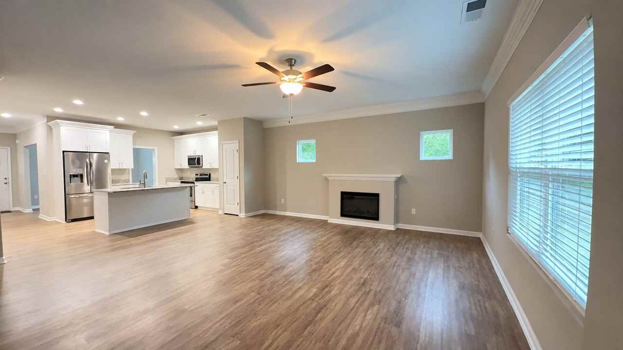5236 Ashby St - Photo 7 of 27