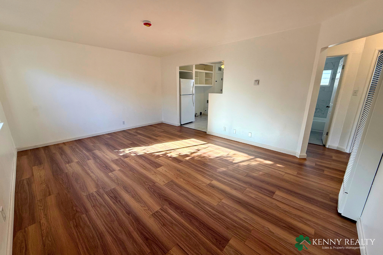900 Larkspur Dr - Photo 4 of 18