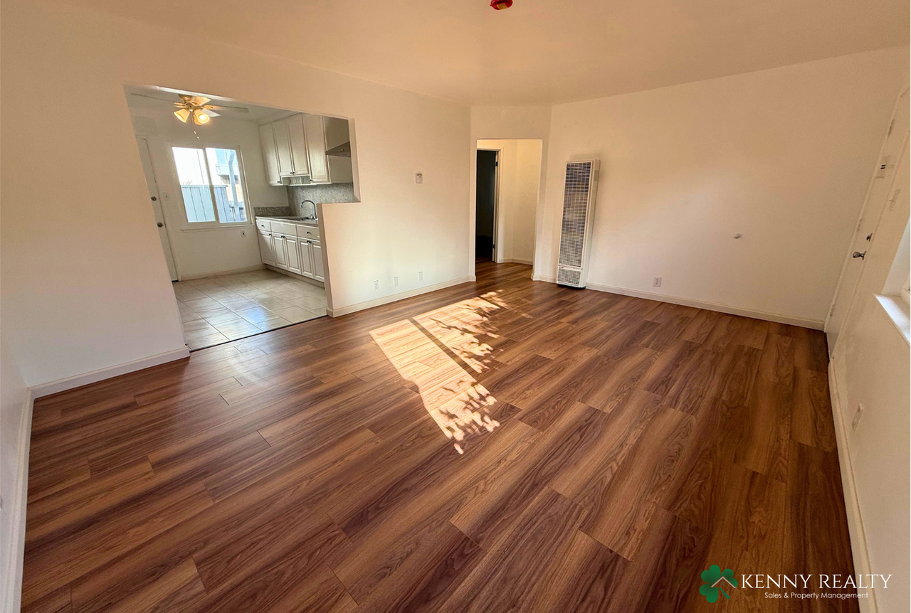900 Larkspur Dr - Photo 5 of 18