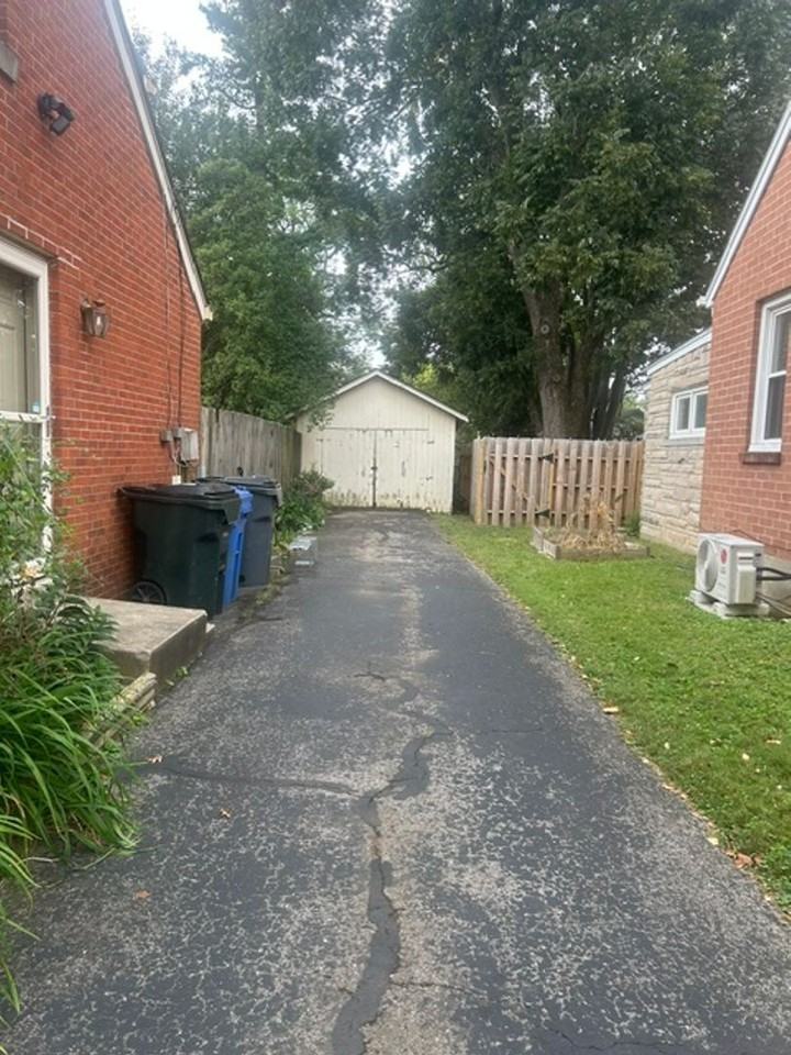 582 Mitchell Ave - Photo 3 of 28