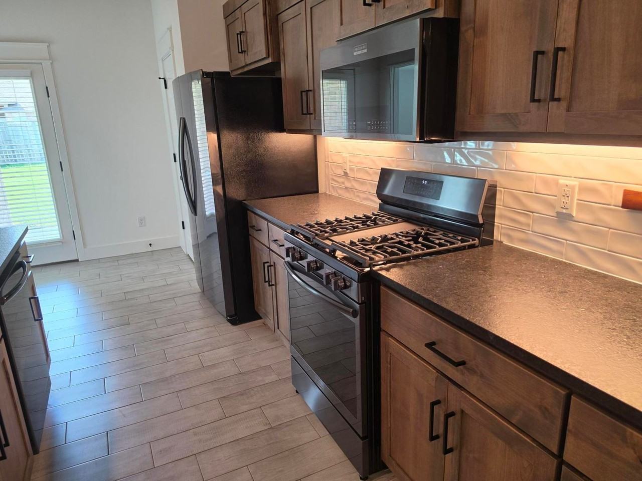333 E Greystone Sq - Photo 4 of 14