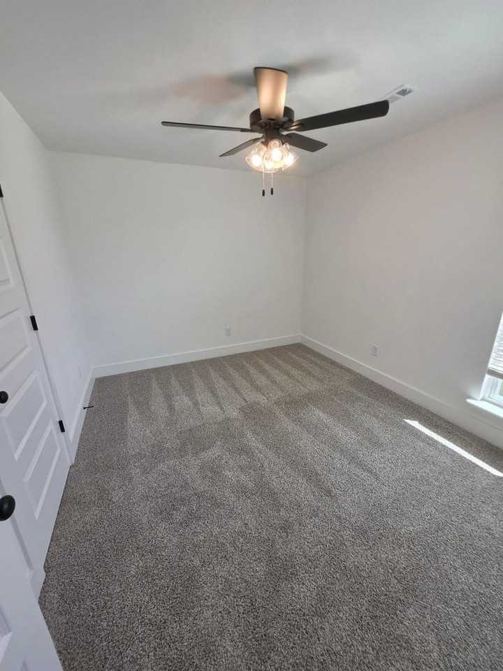 333 E Greystone Sq - Photo 6 of 14