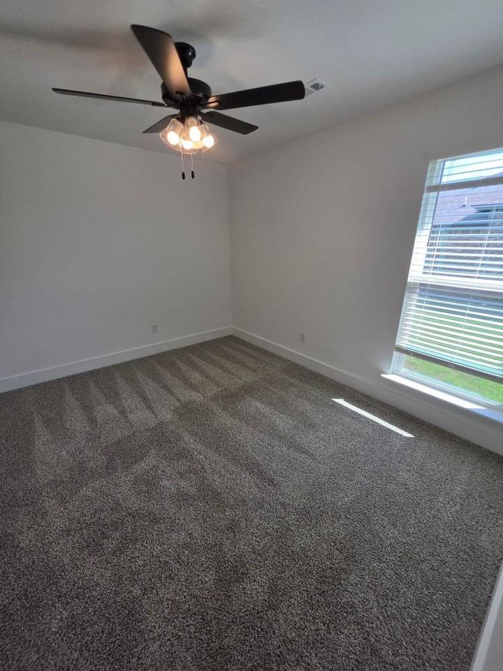 333 E Greystone Sq - Photo 7 of 14
