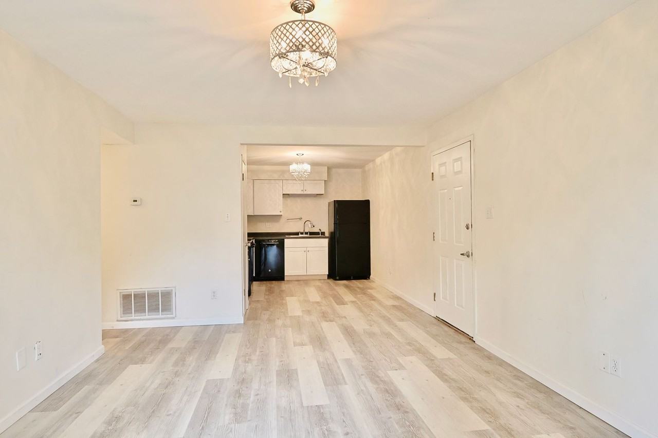 708 708 Ridgestone Drive #C - Photo 3 of 21