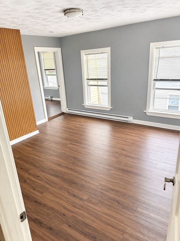 27 W 5th St - Photo 6 of 12