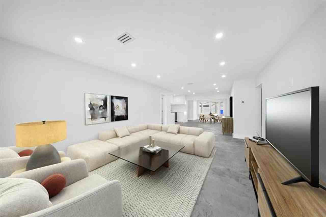 1721 N 16th Ct #1721 - Photo 7 of 45