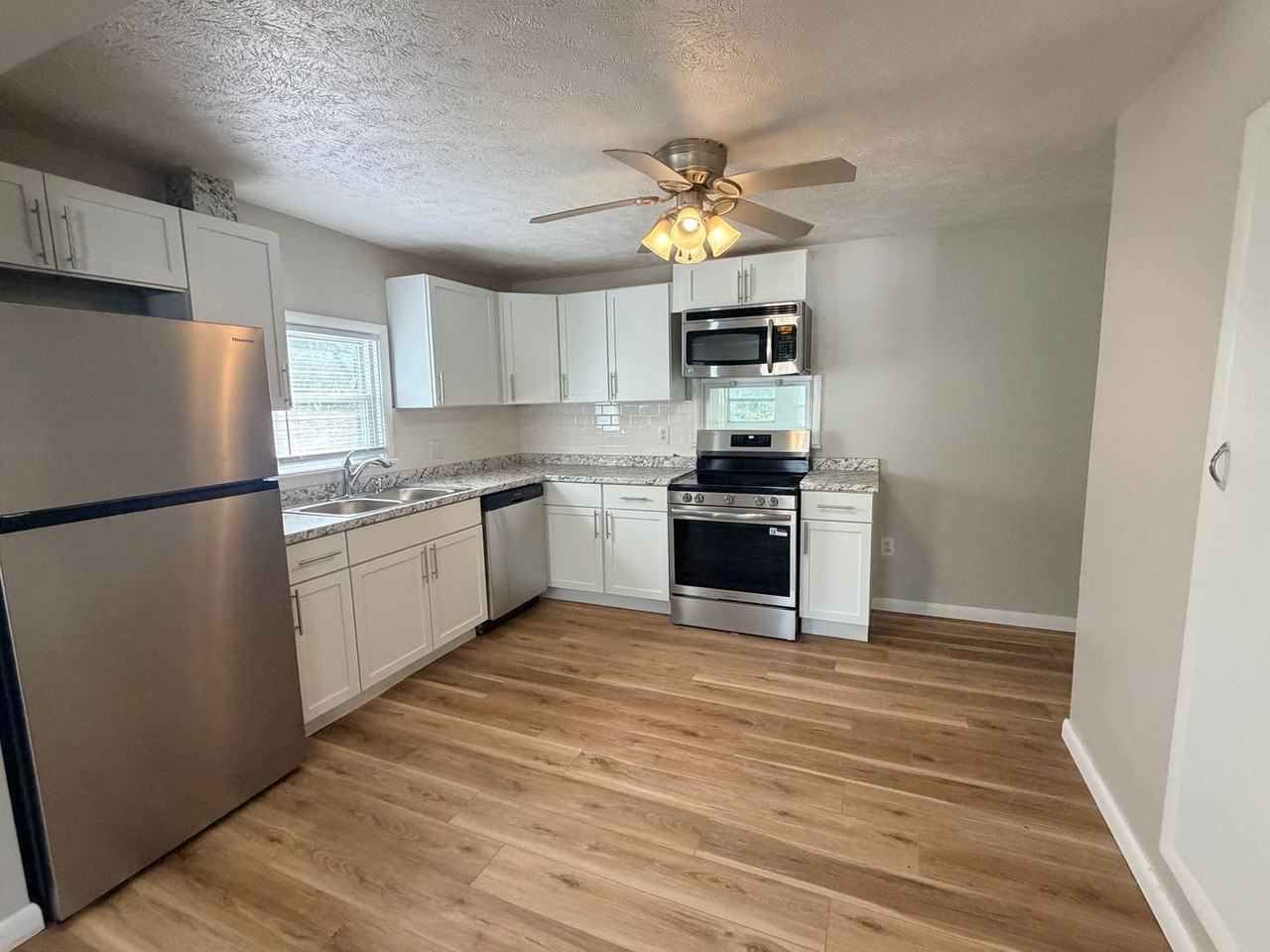 6537 Franklin St - Photo 3 of 14