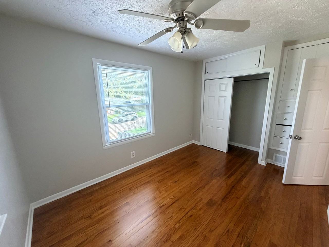 6537 Franklin St - Photo 5 of 14