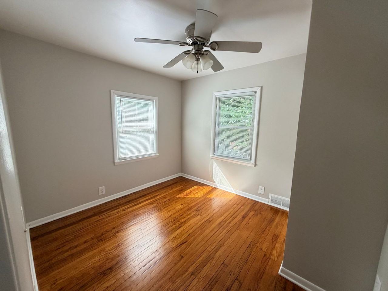 6537 Franklin St - Photo 6 of 14