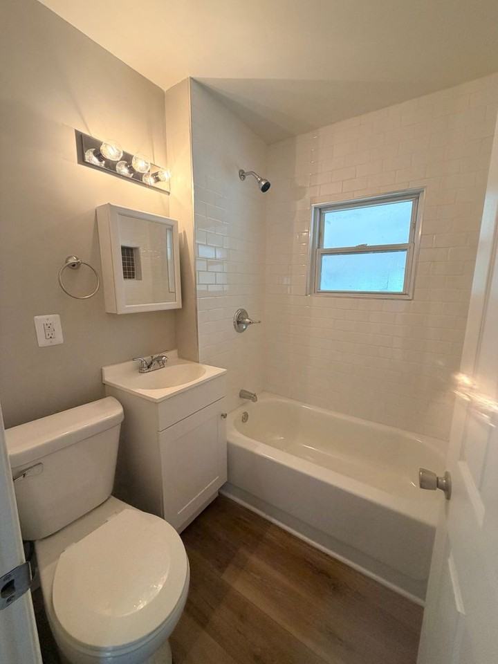 6537 Franklin St - Photo 7 of 14
