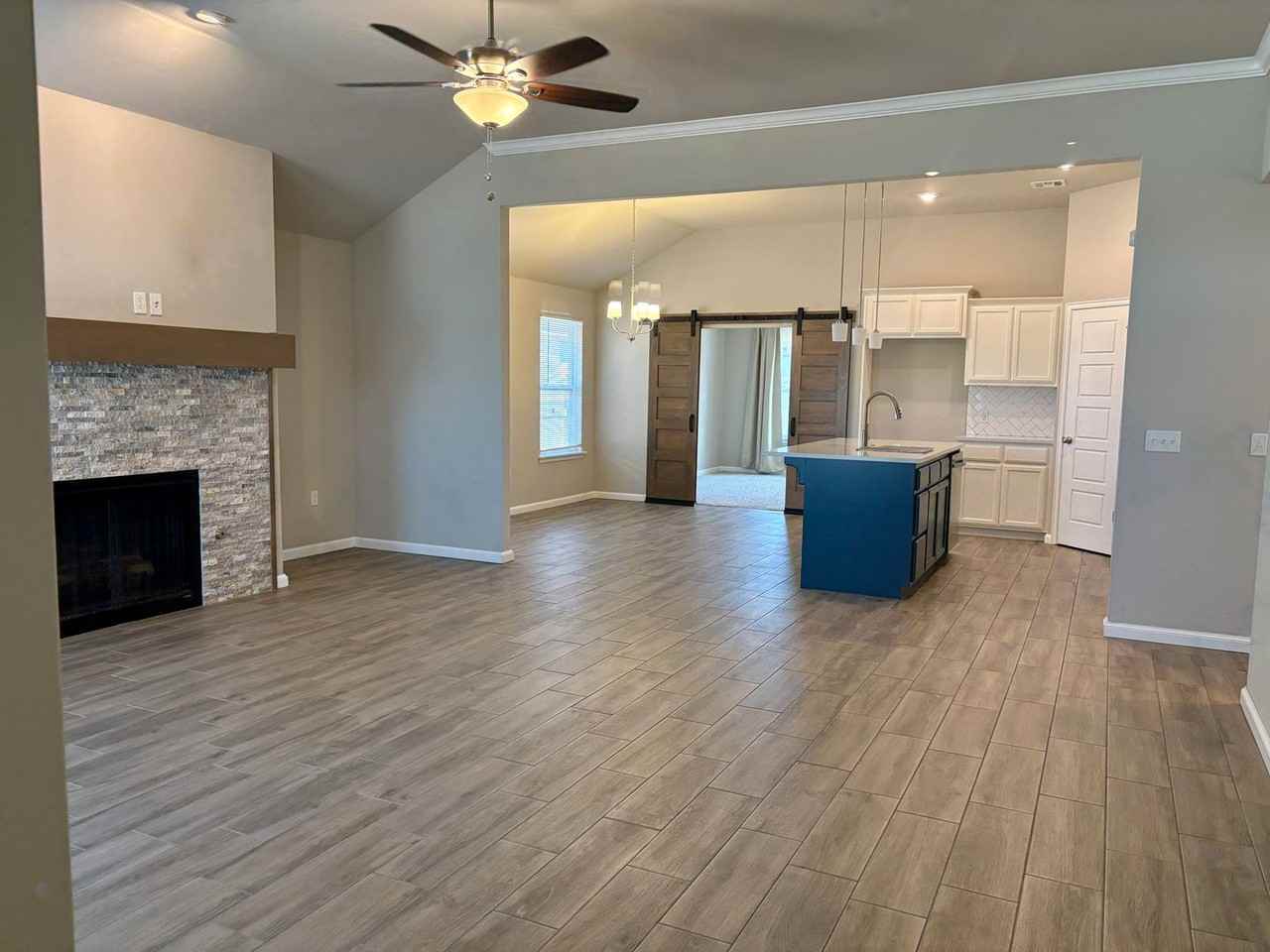 2217 Arcady Ave - Photo 3 of 34